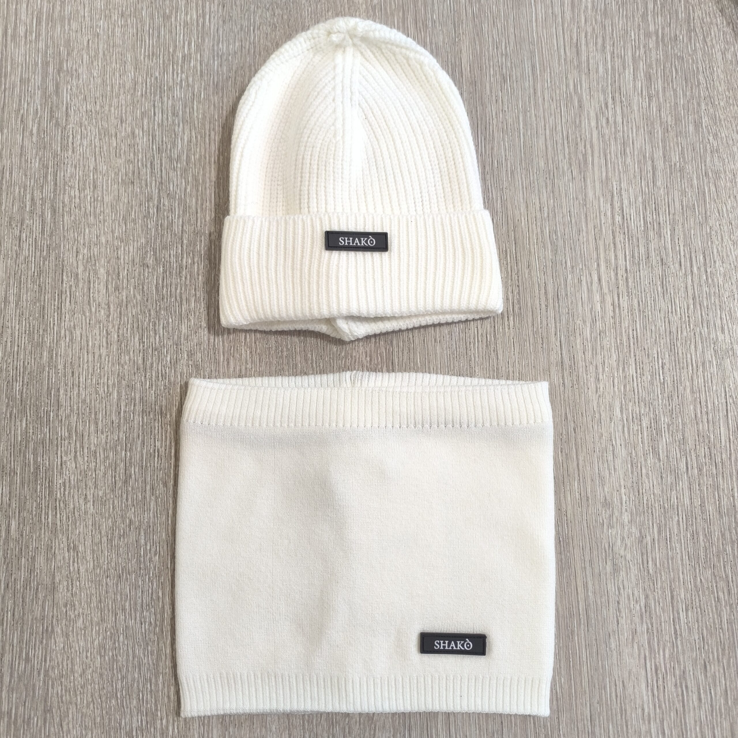 Cappello e collo Shakò